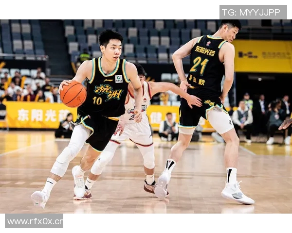 杭州篮球队速度之美:探索快速进攻与团队配合的完美结合 杭州篮球队速度之美:探索快速进攻与团队配合的完美结合